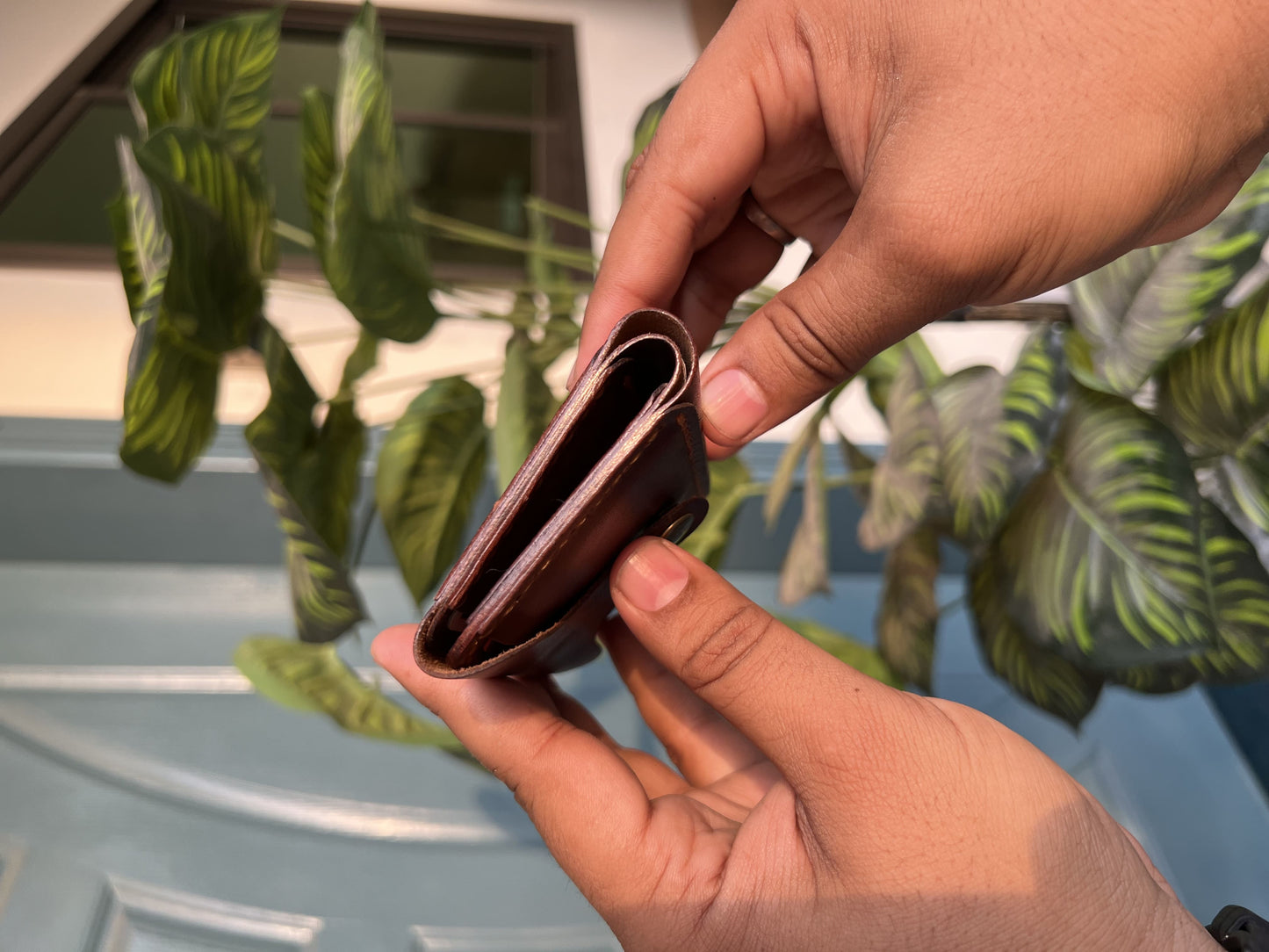 SnapVault GOAT - Leather Wallet